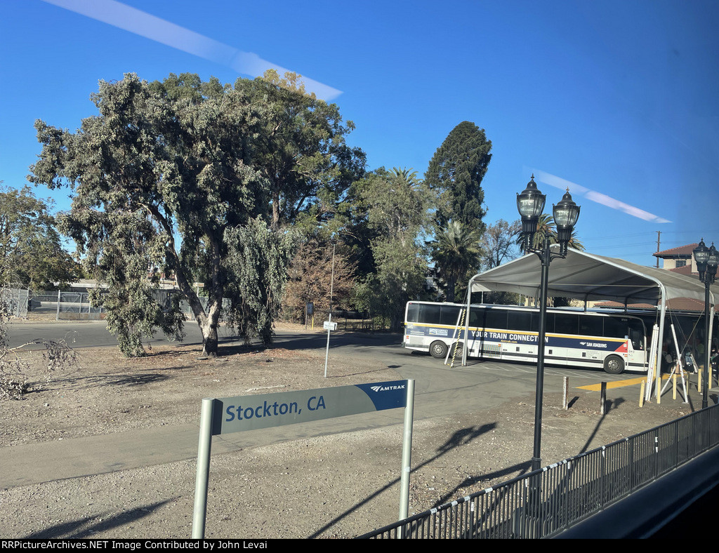 Stockton San Joaquin St Station with thruway buses in the background